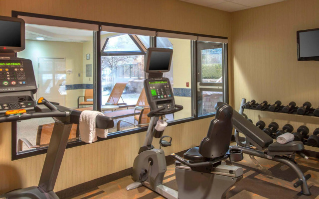 Courtyard by Marriott Cleveland Beachwood