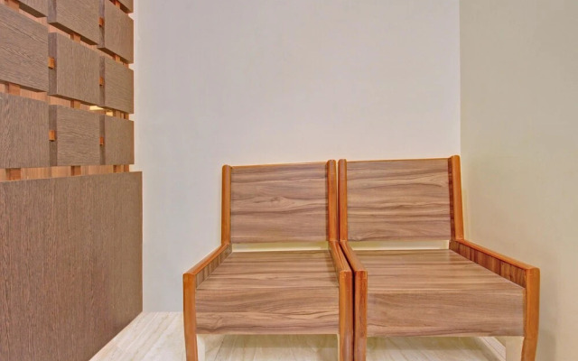 OYO 30970 AAR Royal Residency