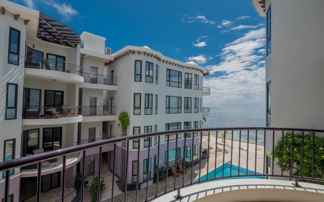 Diamante Beachfront Suites