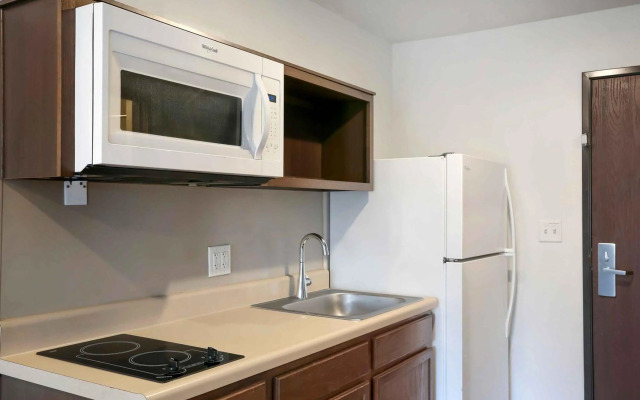 Extended Stay America Select Suites Tampa Brandon East