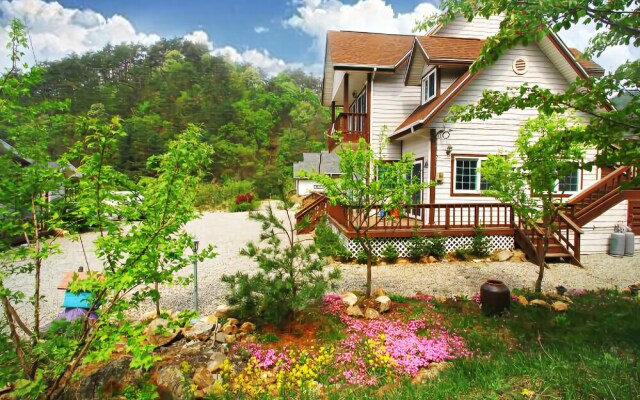 Jeongseon Click Pension