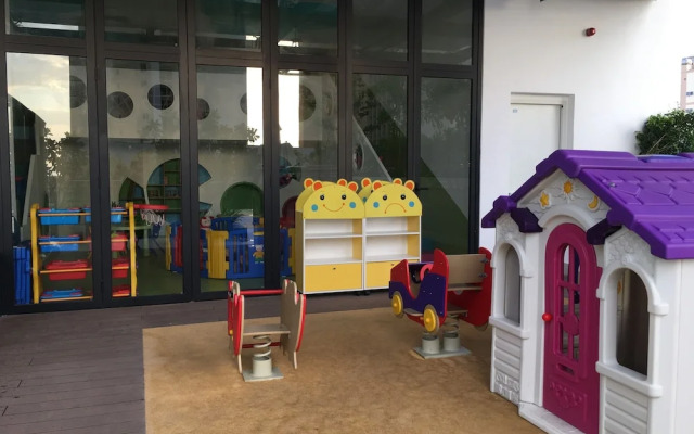 Ariyana Apartments by Vievid