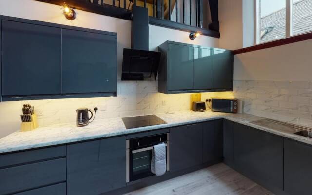 Hu1 Boutique City Apartment - Sleeps 6