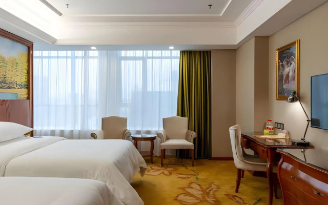 Vienna Hotel (Longmen)