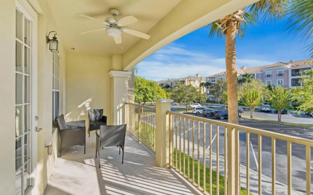 5049 Shoreway Loop #203