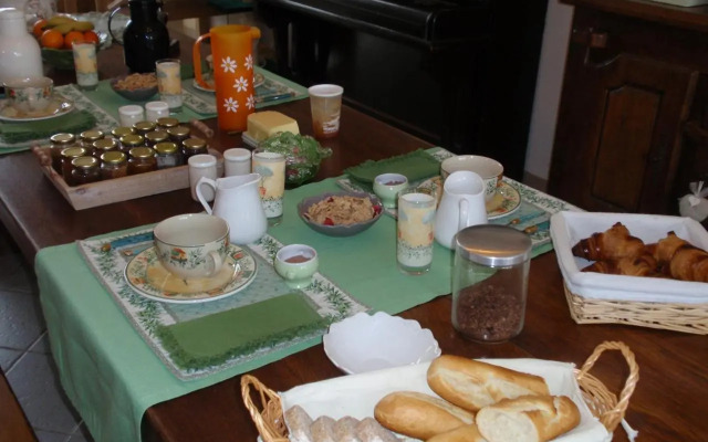 Hébergements Insolites en cabanes