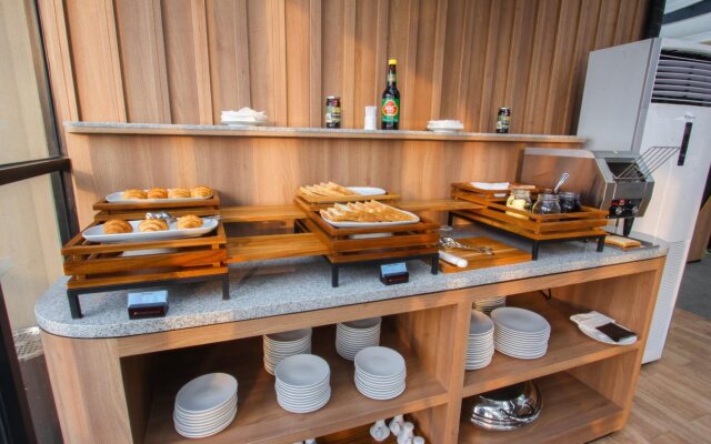 Kuretakeso Kemang Hotel