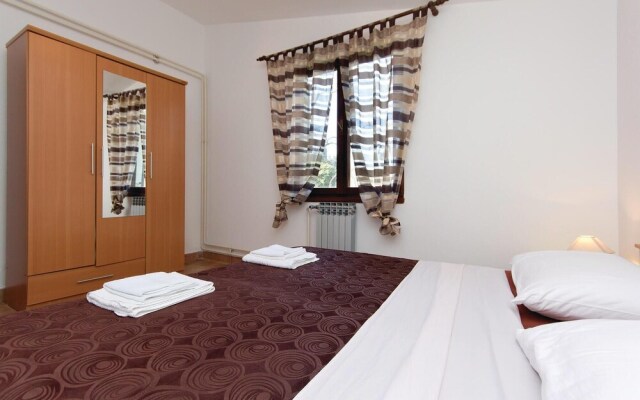 Stunning Home in Pula With Wifi and 2 Bedrooms