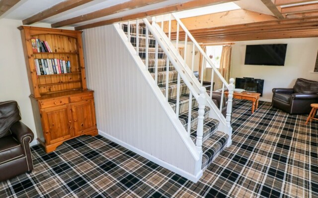 Vineyard Vale 8