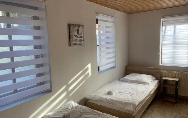 AB Apartment Objekt 122 - Hostel