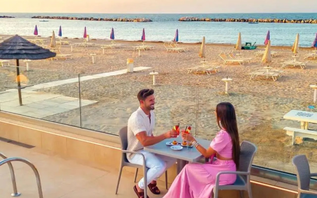 You & Me Beach Hotel