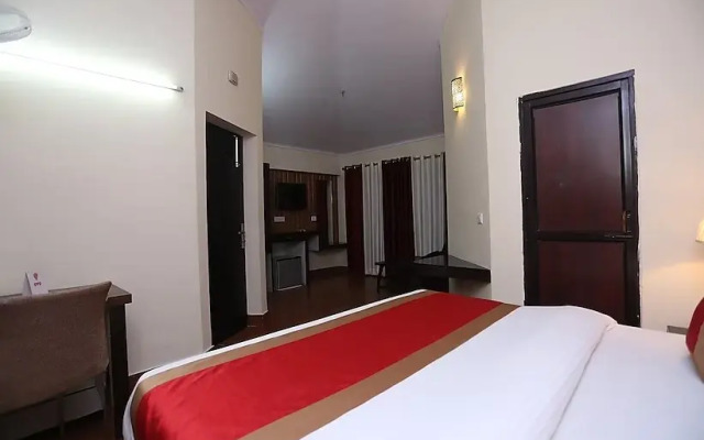 Corbett Amazon Crown