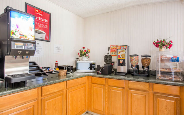 Econo Lodge Sequoia Area