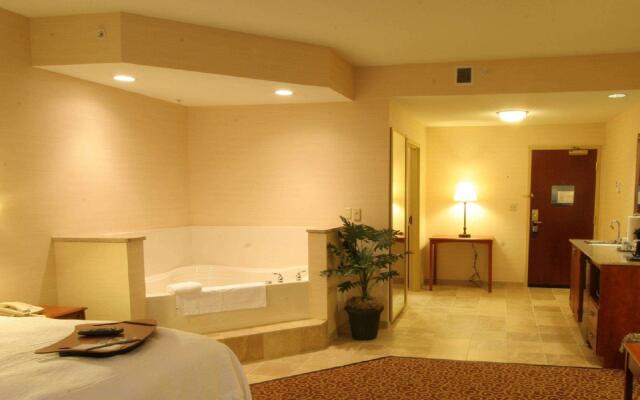 Hampton Inn & Suites Grove City