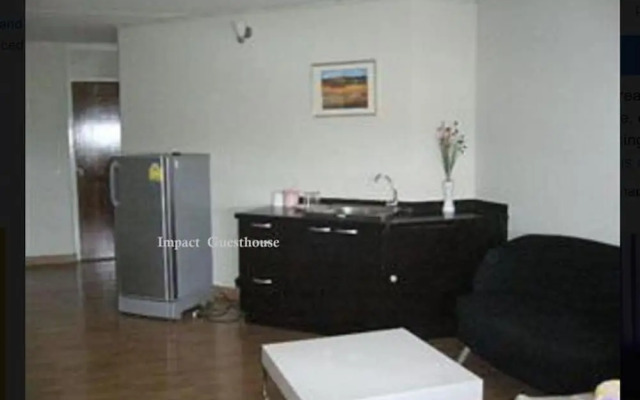 Room in Apartment - Thailand Taxi & Apartment Hostel