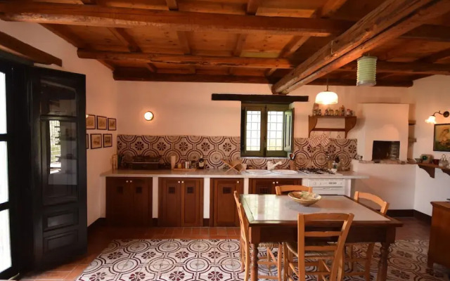 Cozy Holiday Home in Collesano With Pool