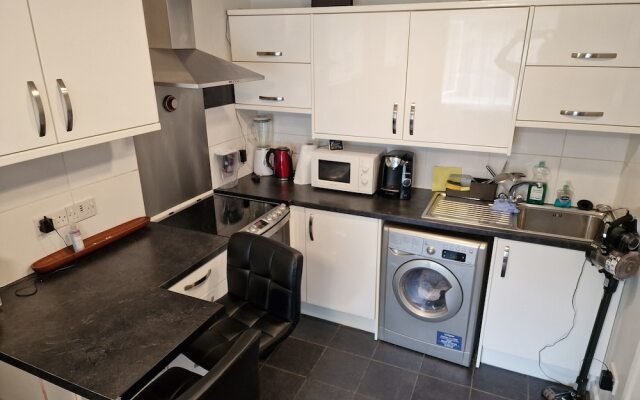 Super Comfy Apartment - Devon - A38 - Sleep 4pers