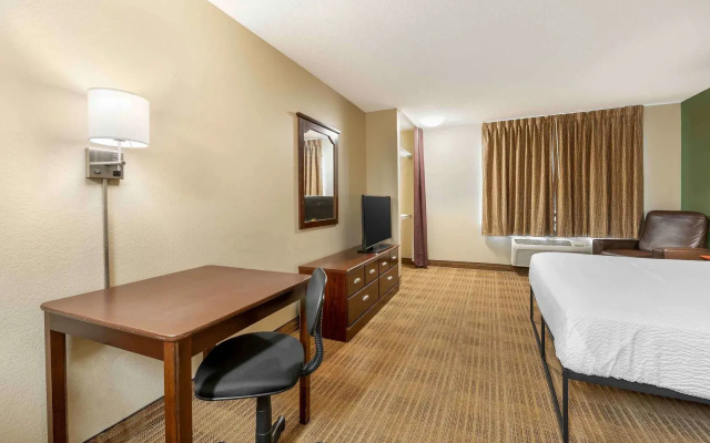 Extended Stay America Suites Indianapolis Airport