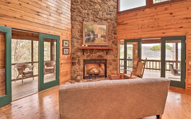 Piney Bluff Retreat With Mountain Views!