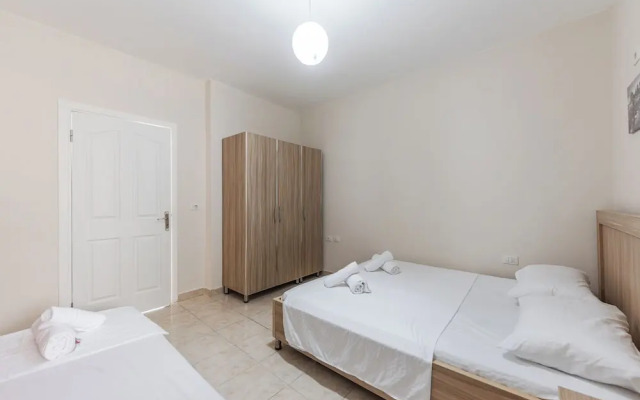 Palm Oasis Apartment Qerret
