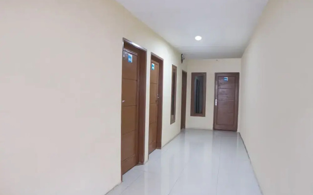 OYO 92075 Sky Residence Mawar