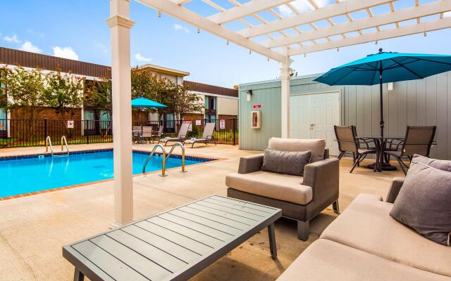 Best Western Plus Yadkin Valley Inn & Suites