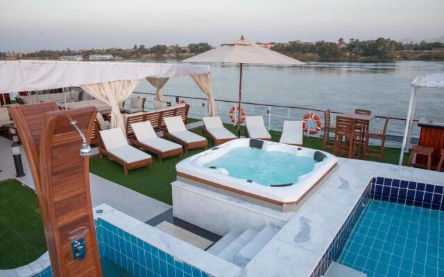 Champollion II 5 Stars Nile cruise