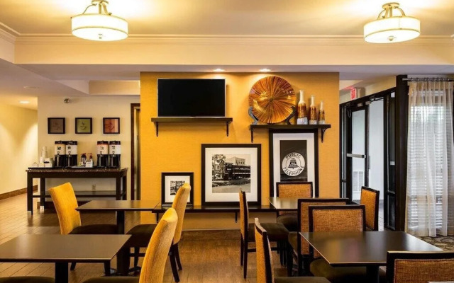 Inn at Philadelphia Airport