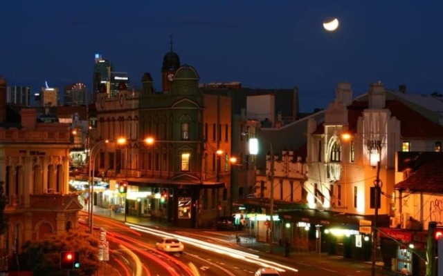 Modern Studio Close to Sydney Uni and Hospital