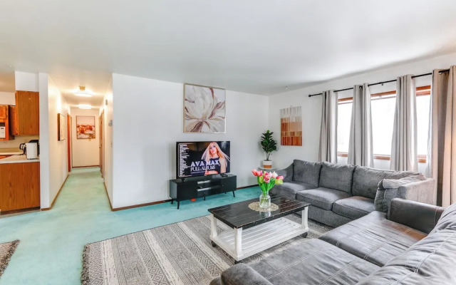 Near Dtwn & Pioneer Park: Fairbanks Home w/ Deck!