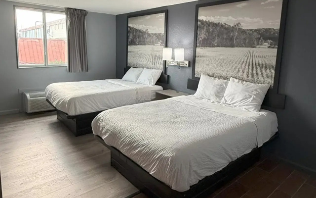 Super 8 by Wyndham Fort Wayne