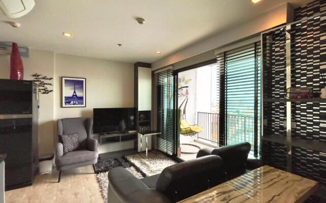 The Base Central Pattaya Deluxe Kingsize