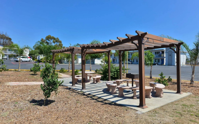 Motel 6-Vista, CA