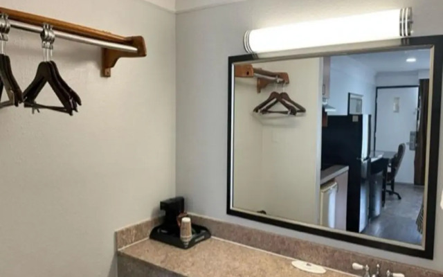 Studio 6 Suites Hinesville, GA