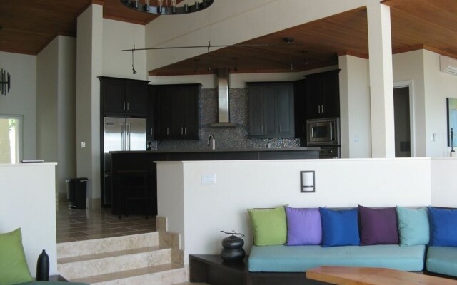 Sky Beach Club Villa Waterfall 2 4 Bedroom Villa
