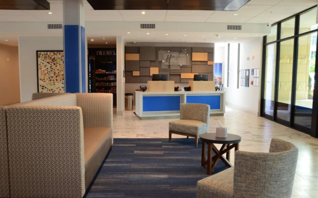 Holiday Inn Express & Suites Franklin - Berry Farms by IHG