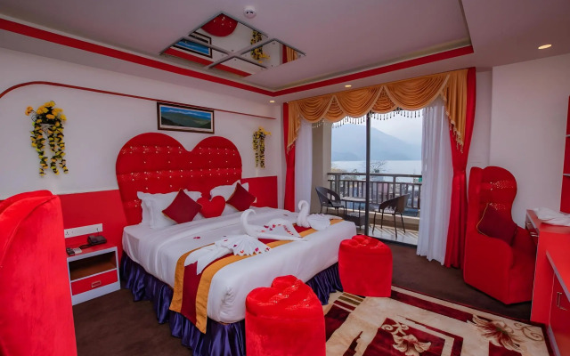 Hotel Pokhara Village & SPA