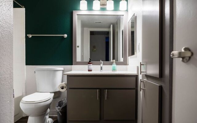 WanderJaunt - Apartments at the Domain