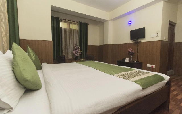 OYO 7431 Hotel Tushita