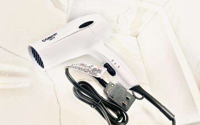 EMALUX Condo Near Downtown,Bus,Train,Hospitals,United-Center,Fulton Market