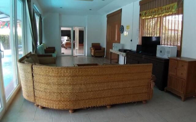 Capital O 916 Chill Chill D Pool Villa