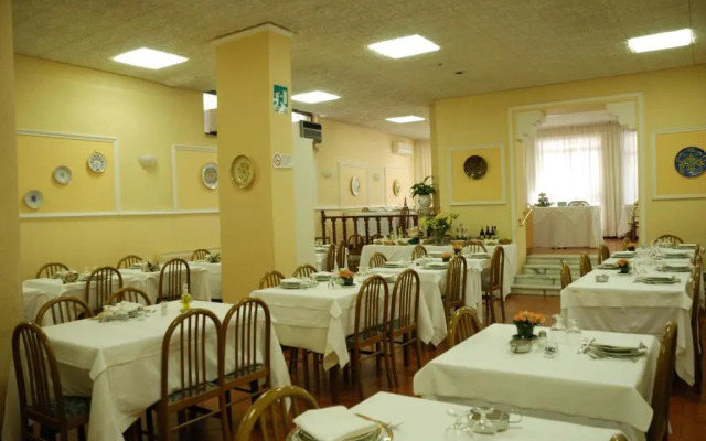 Hotel Iris Crillon
