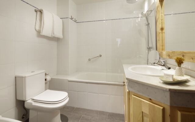 Esquiros by FeelFree Rentals