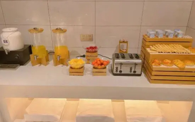 ZheTing Hotel (Jingzhou Jianghan Road No.1 People's Hospital)