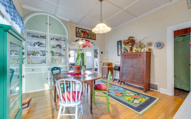 Marshalltown Vacation Rental w/ Private Yard!
