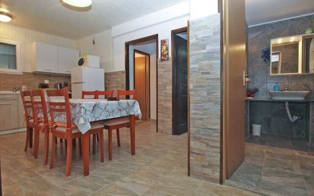 Apartment 1954