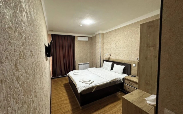 Arg Hotel