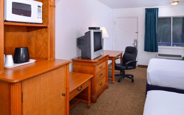 Rodeway Inn Clearwater - Central