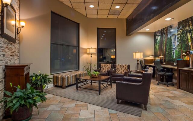 Best Western Plus Yosemite Way Station Motel