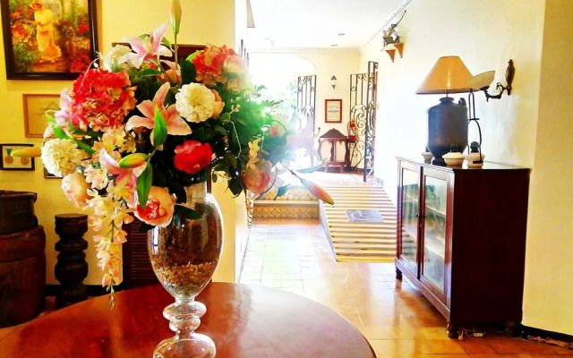 RedDoorz Plus @ Calle Crisologo Vigan